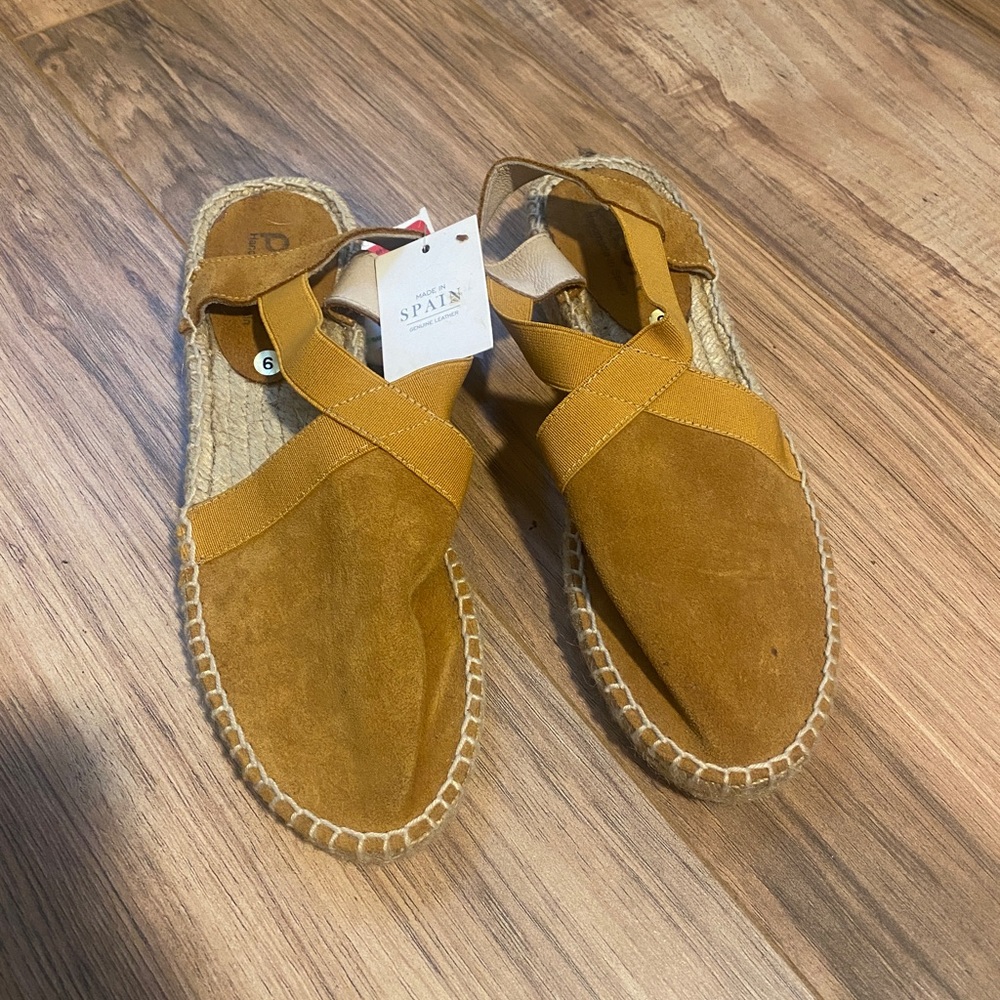 NWT leather shoes
